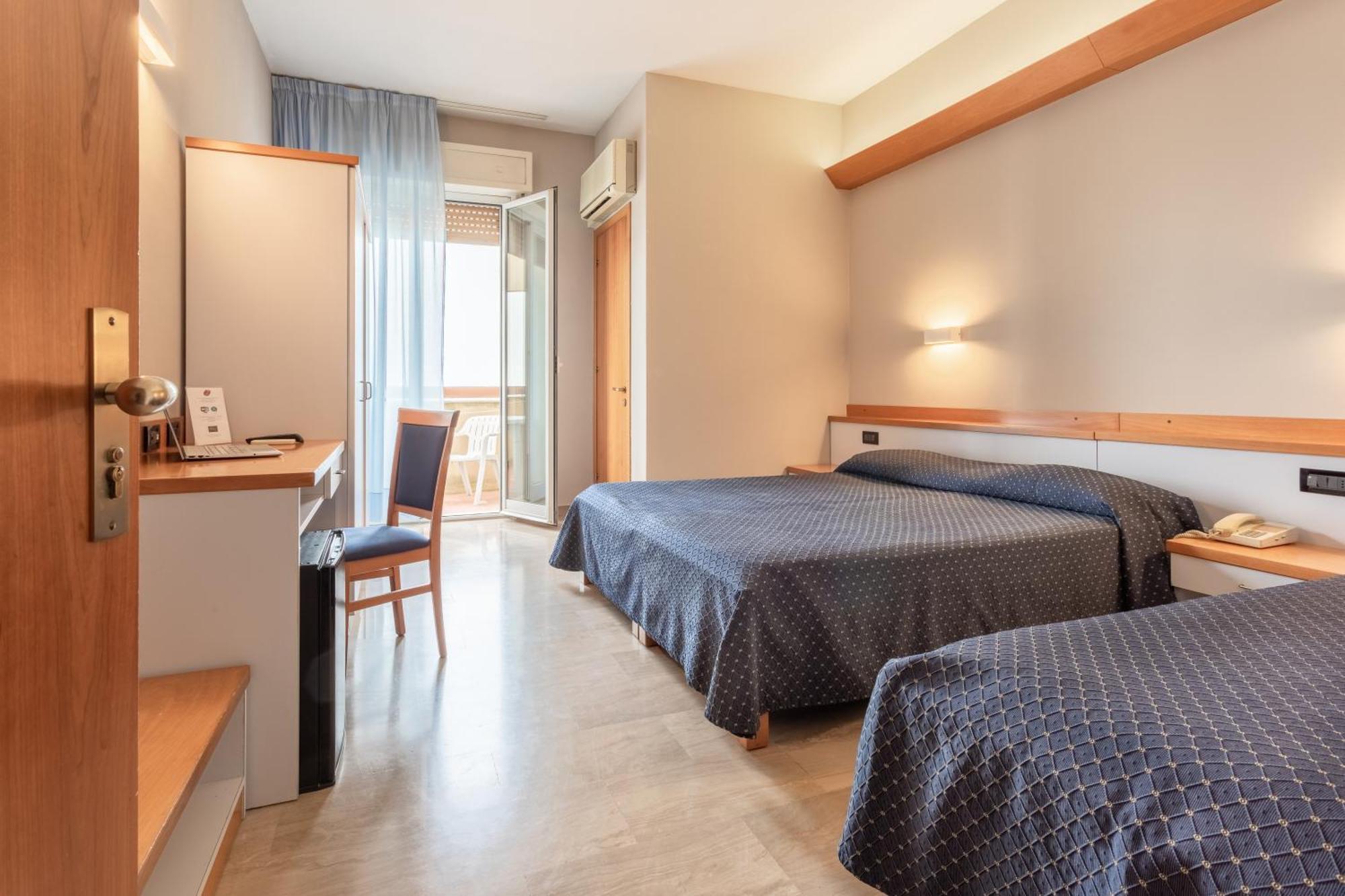 Touring 3* Falconara Marittima